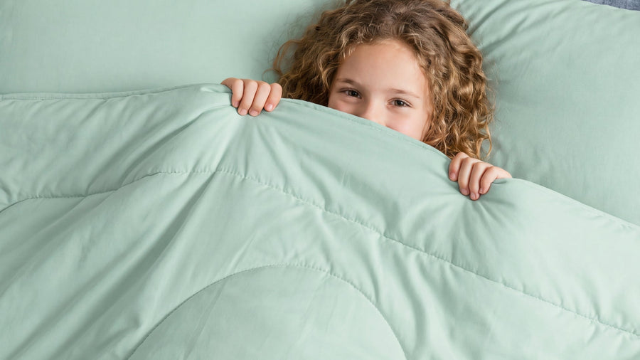 Cooling Comforter for Kids Who Sleep Hot: What to Look for and What to Avoid
