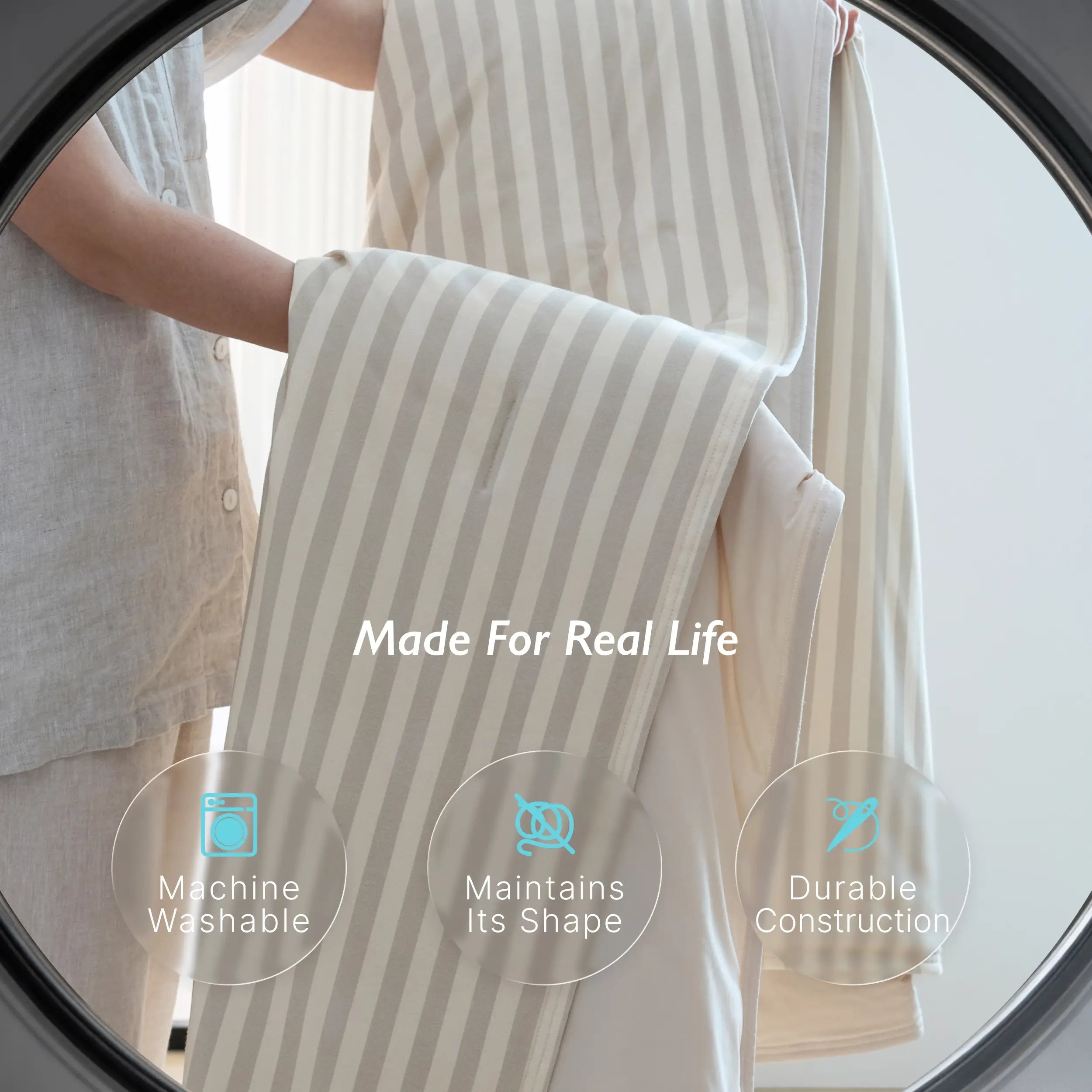 Ashley Graham x Breescape® | Cooling Comforter Blanket