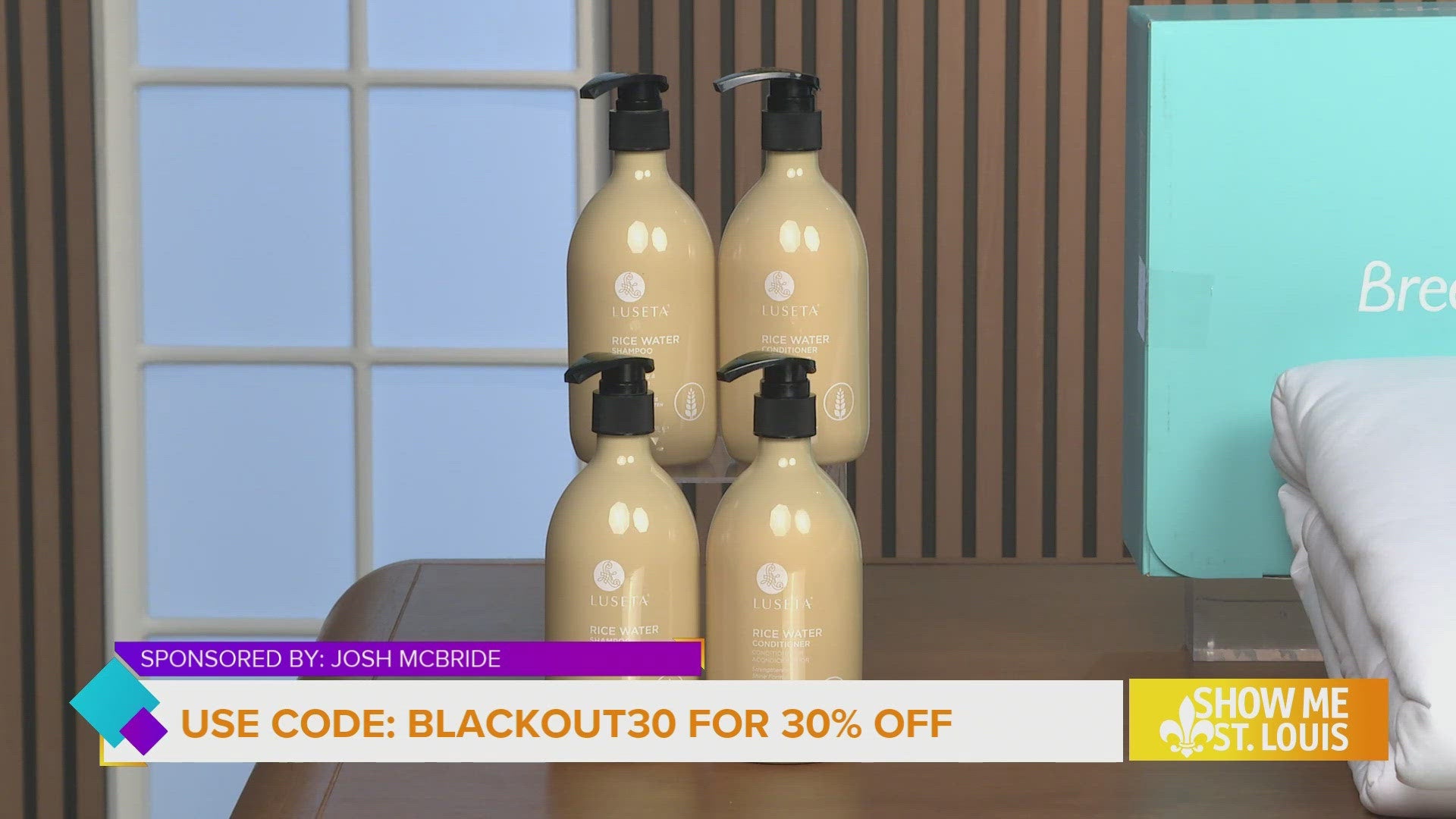 Three beige bottles with black pumps on a wooden surface, with a promotional banner at the bottom.