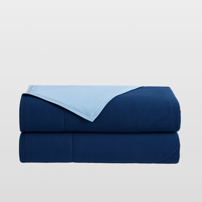Breescape BlendTek cooling comforter, twilight blue & navy, for hot sleepers.